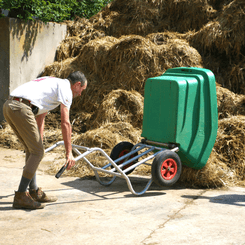 Materiels - Abreuvoir - BROUETTE BASCULANTE 330L