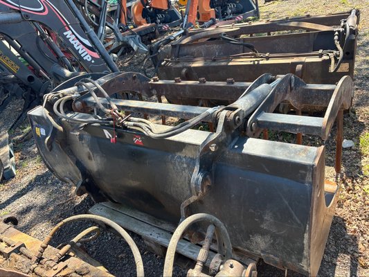 Godet multi-services Mailleux BMS180