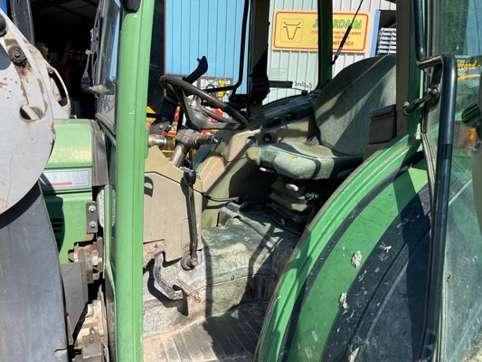 Tracteur agricole Fendt 208 S