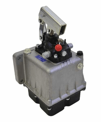 Pièces agricoles - Hydraulique - Pompe à main 12cc D.E.+réservoir 3ltr