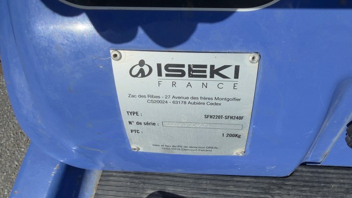 Tondeuse autoportée Iseki SFH 220