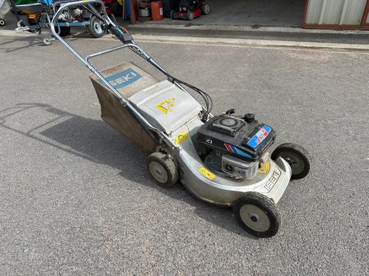 Tondeuse poussée et tractée Iseki sw621pro