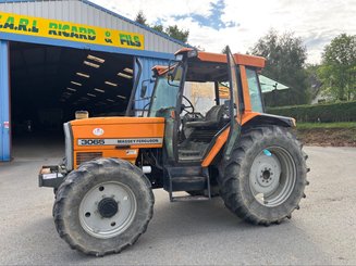Tracteur agricole Massey Ferguson MF 3065 - 1