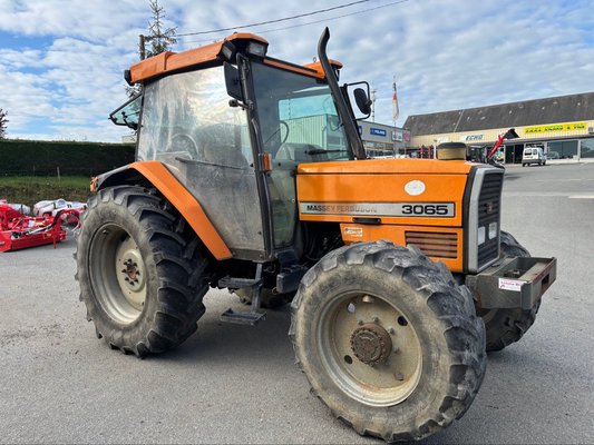 Tracteur agricole Massey Ferguson MF 3065