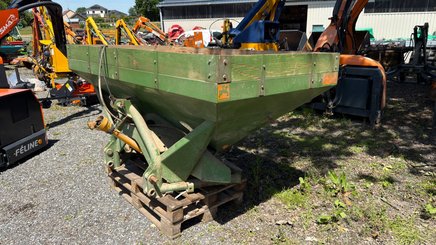 Distributeur d'engrais Amazone Zau - 1