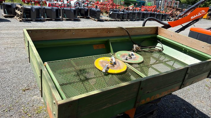 Distributeur d'engrais Amazone zau