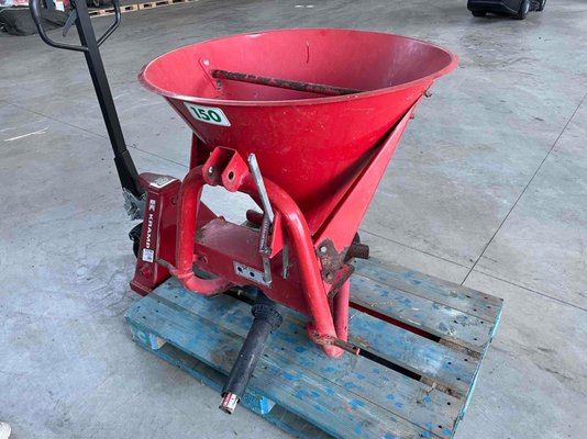 Distributeur d'engrais Suire 150
