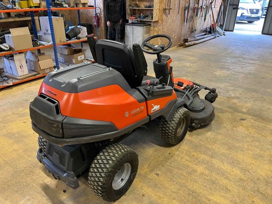 Tondeuse autoportée Husqvarna R420TSAWD