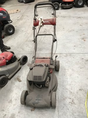 Tondeuse poussée et tractée Jonsered 580 RDE