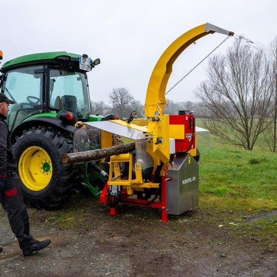 Materiels - Enfonce pieux, affûte piquet - MACHINE A ECORCER LES PIEUX ROBOPEL 250