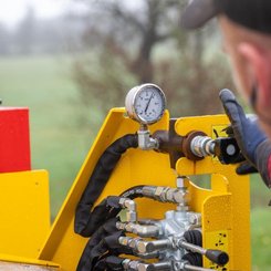 Materiels - Enfonce pieux, affûte piquet - MACHINE A ECORCER LES PIEUX ROBOPEL 250
