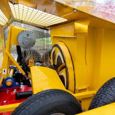 Materiels - Enfonce pieux, affûte piquet - MACHINE A ECORCER LES PIEUX ROBOPEL 250