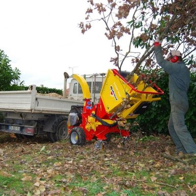 Materiels - Broyeur de branches - BROYEUR DE BRANCHES VEGETOR 110 DA