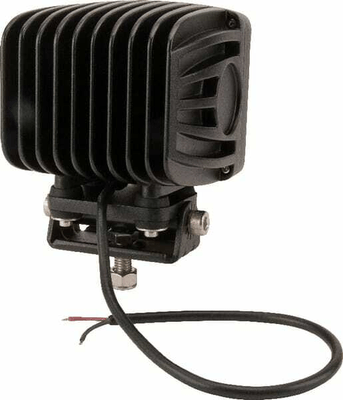 Pièces agricoles - Eclairage - Phare de travail LED carré 90W 8100lm, 10/30V, 135x124mm, faisceau large 9 LED Kramp