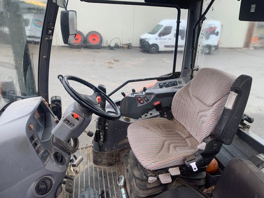 Tracteur agricole Kubota M135GXS-IV