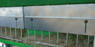 Materiels - Nourrisseur - Nourrisseur à fibres - trémie 3000 Litres - Trappes courtes - parc 6,80 m2