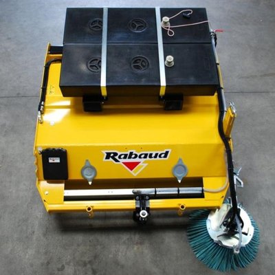 Materiels - Balayeuse - BALAYEUSE RAMASSEUSE TURBONET 1500 AUTONOME