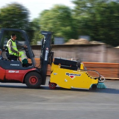 Materiels - Balayeuse - BALAYEUSE RAMASSEUSE TURBONET 1500 AUTONOME