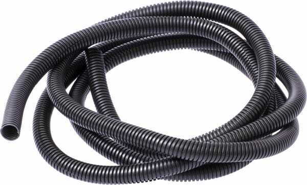 Pièces agricoles - Electricité - Tube de protection ouvert
