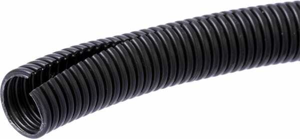 Pièces agricoles - Electricité - Tube de protection ouvert