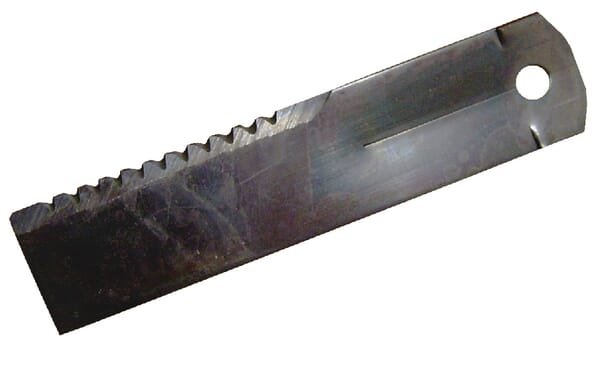 Pièces agricoles - Moissonneuses - Couteau hache-paille 175x40x3mm Ø 11mm