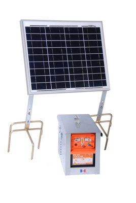 Pièces agricoles - Cloture,Jardin & Sylviculture - ELEC.VIC 355 SOLAIRE 30 W -  AVEC REGULATEUR