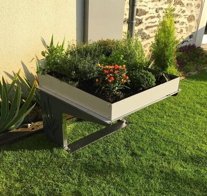 Pièces agricoles - Jardin et forêt pièce adaptable - Abri pour robots "Robot protège la vie"