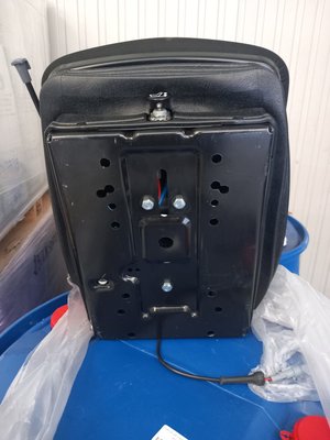Pièces agricoles - Pièce divers - SIEGE TISSU NOIR SUSP PNEU 12V
