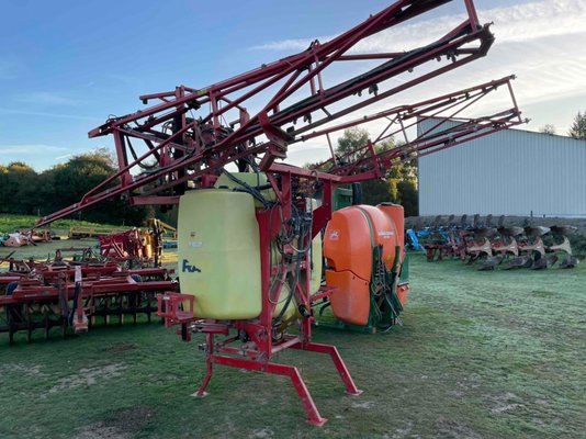 Pulvérisateur porté Rau 18M