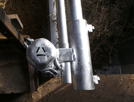 Materiels - Matériel d'élevage - autre - BRIDE TREFLE D.76MM SUPPORT TUBE 49MM COMPLETE