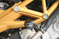 Tampons de protection R&G RACING Aero noir Aprilia Dorsoduro/Shiver 750