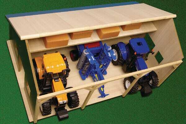 Loisirs - Jouets - Hangar en bois pour 3 tracteurs