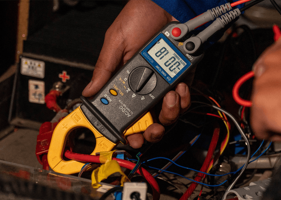 Outils - Outils divers - Pince ampèremètrique 600V AC/DC