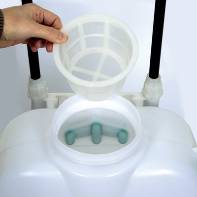 Materiels - Pulvérisateur porté - PULVERISATEUR 16L A BATTERIE A DOS ET SUR ROUES "PILA16"