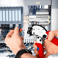 Outils - Outils divers - Pince à sertir auto-ajustable