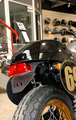 Pièces Quad & Motos - Pièces communes - Support de plaque ACCESS DESIGN passage de roue noir Kawasaki W800