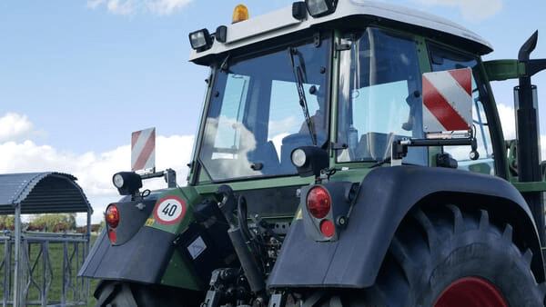 Pièces agricoles - Eclairage - Jeu de panneaux d'avertissement de surlargeur, support télescopique à changement rapide escamotable, feu arrière 12V