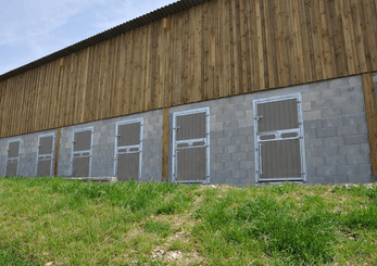 Materiels - Accessoires 100Kg-200Kg - PORTE CHEVAL 2 VOLETS RESINE
