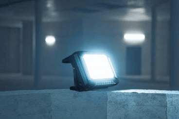 Pièces agricoles - Outils atelier - Lampe de travail hybride LED multi-batteries 10050 MH, 12500 lm, IP54