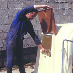 Materiels - Pièce matériel d'élevage - CAPOT NICHE A VEAU