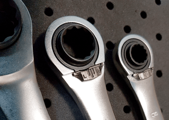 Outils - Outils divers - Clé polygonale à cliquet réversible 4 en 1 14-17-18-19mm