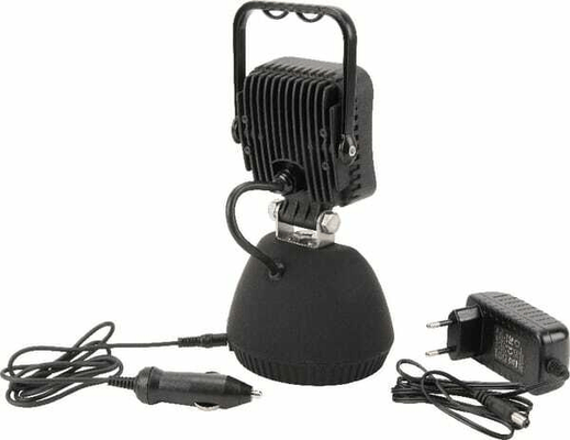 Pièces agricoles - Eclairage - Phare de travail LED rechargeable 15W 900lm poignée + interrupteur