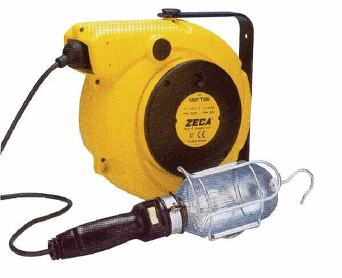 Pièces agricoles - Outils atelier - Enrouleur de câble avec lampe
