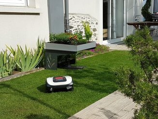 Pièces agricoles - Jardin et forêt pièce adaptable - Abri pour robots "Robot protège la vie"