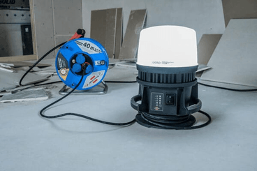 Pièces agricoles - Outils atelier - Lampe de travail hybride LED à batteries multiples 12050 MH, 12000 lm, IP54