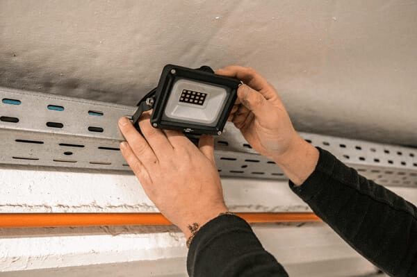 Pièces agricoles - Outils atelier - Eclairage LED JARO 1060 1150lm 10W
