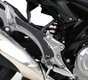 Adhésif anti-frottement R&G RACING platine repose-pieds noir 2 pièces Suzuki Gladius SFV 650
