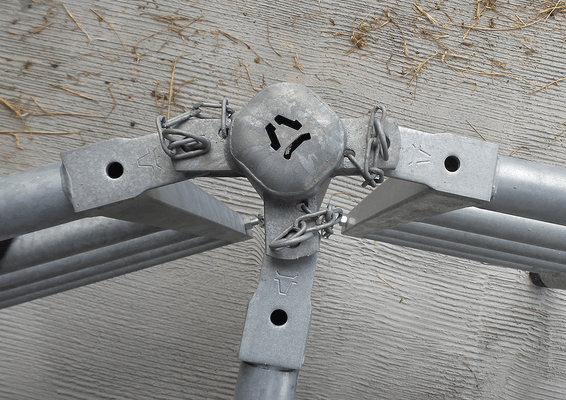 Materiels - Cage de contention - PACK DE 25 POTEAUX TREFLE 3D D.102MM L.2.13M