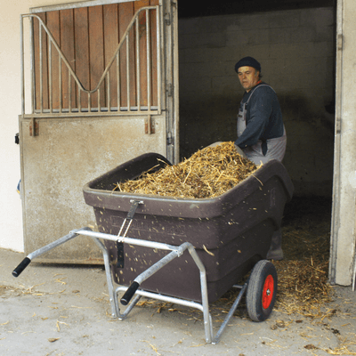 Materiels - Matériel d'élevage - autre - BROUETTE BASCULANTE  600 L