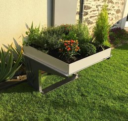 Pièces agricoles - Jardin et forêt pièce adaptable - Abri pour robots "Robot protège la vie"